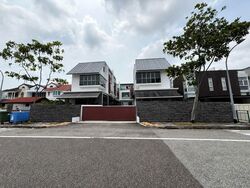 The Silver Spurz (D19), Semi-Detached #603793341